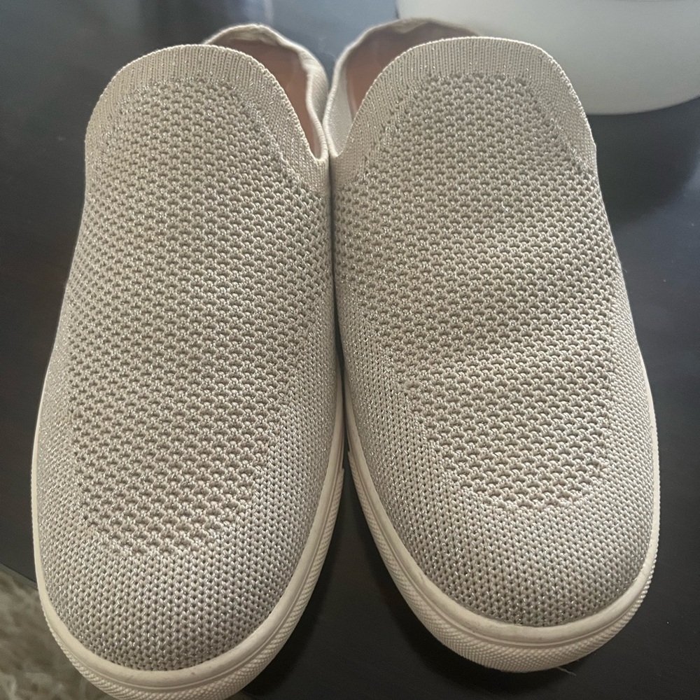 Lucky Brand women’s Beige Slip-On Shoes-barely worn